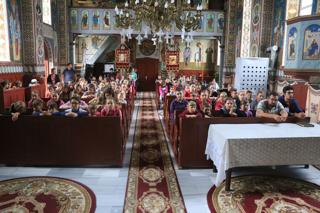 Zâmbet și credință în Tabăra „Bucurie în tinda Bisericii” – Tulgheș, Harghita