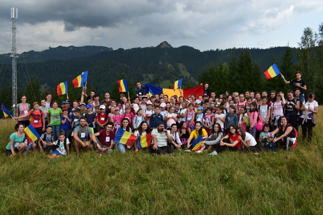 Zâmbet și credință în Tabăra „Bucurie în tinda Bisericii” – Tulgheș, Harghita