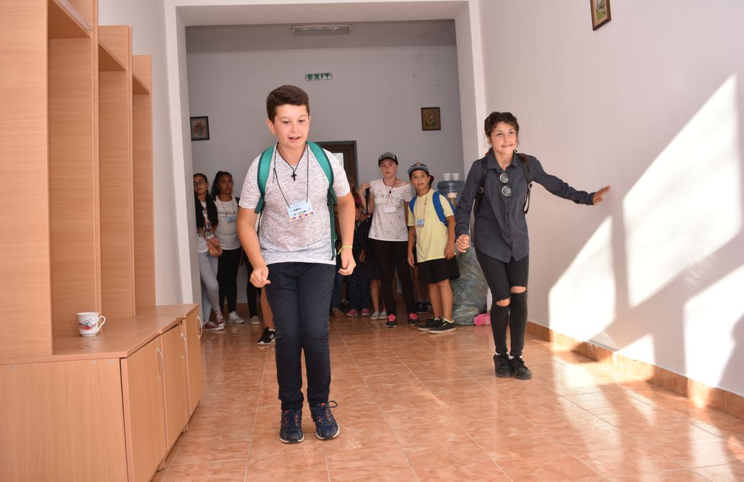 Peste 170 de copii în Tabăra „Copilărie și credință” Fălciu – PS Ignatie: „S-au transmis copiilor prin joc, prin foarte multă bucurie, elementele credinței noastre”