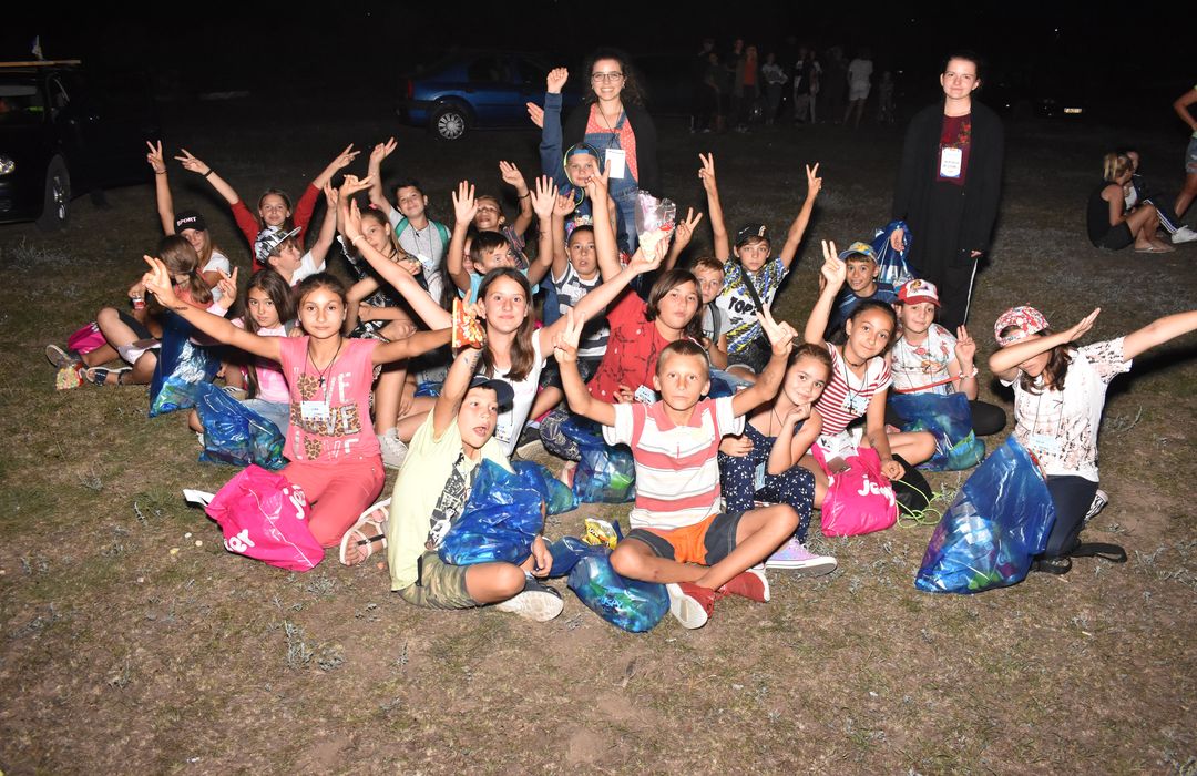 Peste 170 de copii în Tabăra „Copilărie și credință” Fălciu – PS Ignatie: „S-au transmis copiilor prin joc, prin foarte multă bucurie, elementele credinței noastre”