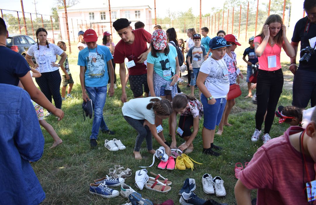 Peste 170 de copii în Tabăra „Copilărie și credință” Fălciu – PS Ignatie: „S-au transmis copiilor prin joc, prin foarte multă bucurie, elementele credinței noastre”