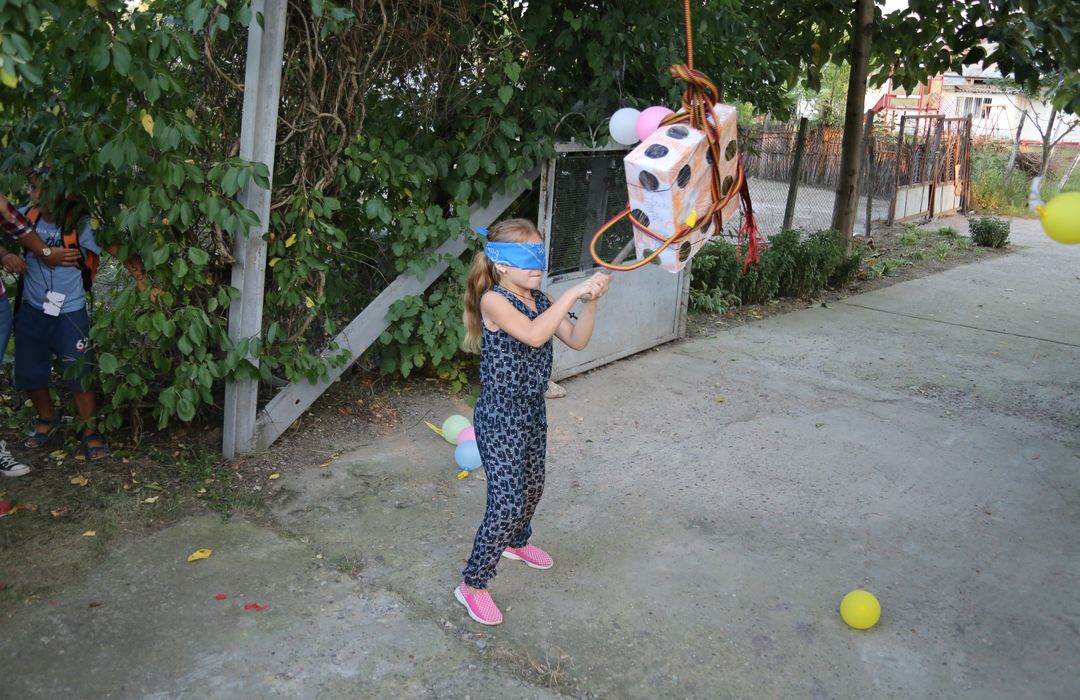 Peste 170 de copii în Tabăra „Copilărie și credință” Fălciu – PS Ignatie: „S-au transmis copiilor prin joc, prin foarte multă bucurie, elementele credinței noastre”