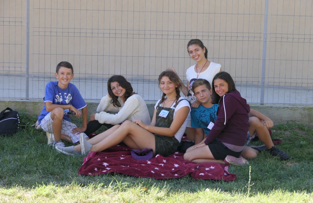 Peste 170 de copii în Tabăra „Copilărie și credință” Fălciu – PS Ignatie: „S-au transmis copiilor prin joc, prin foarte multă bucurie, elementele credinței noastre”