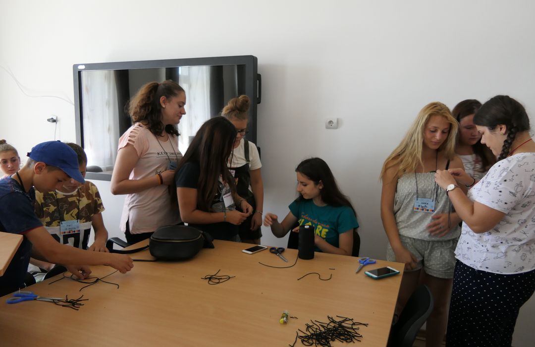 Peste 170 de copii în Tabăra „Copilărie și credință” Fălciu – PS Ignatie: „S-au transmis copiilor prin joc, prin foarte multă bucurie, elementele credinței noastre”