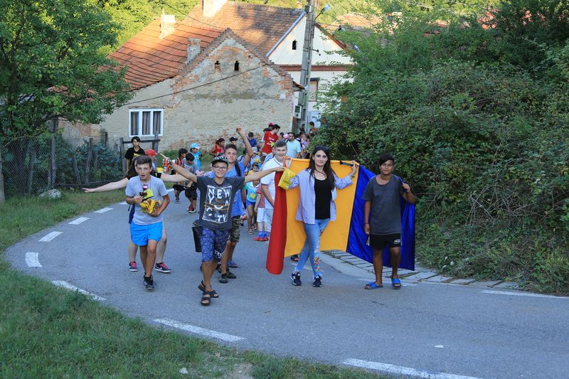 foto: Alexandru Apostol „Joc și bucurie” pentru 70 de copii din Berzasca, Caraș-Severin