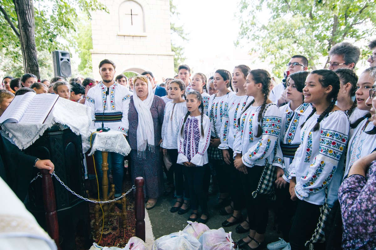 Întâlnire în rugăciune la Biserica „Pogorârea Sfântului Duh” din Negreşti