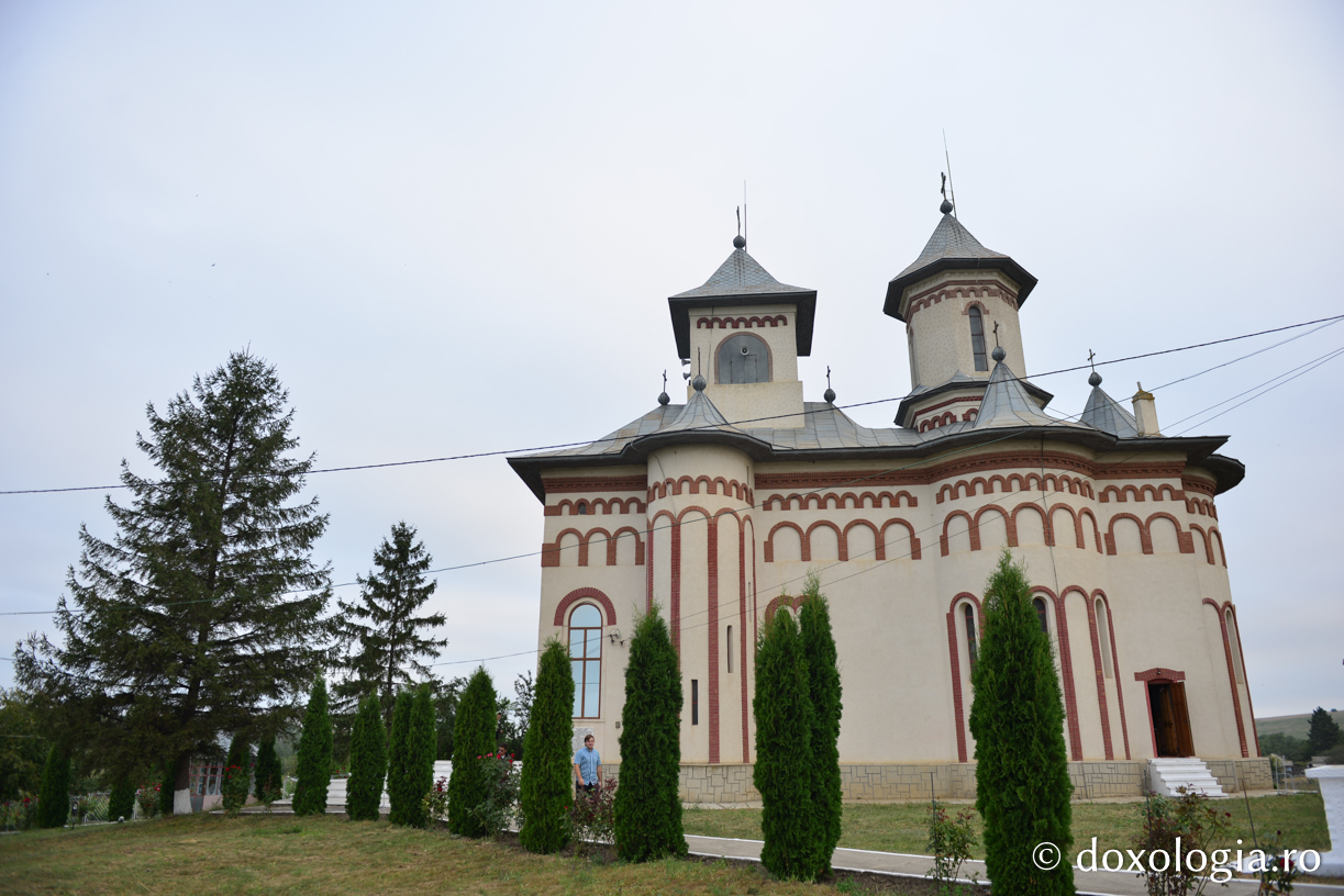 Biserica „Sfântul Ierarh Nicolae” din Munteni, jud. Iași, a fost sfințită