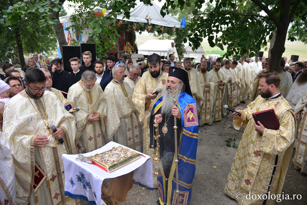 Biserica „Sfântul Ierarh Nicolae” din Munteni, jud. Iași, a fost sfințită