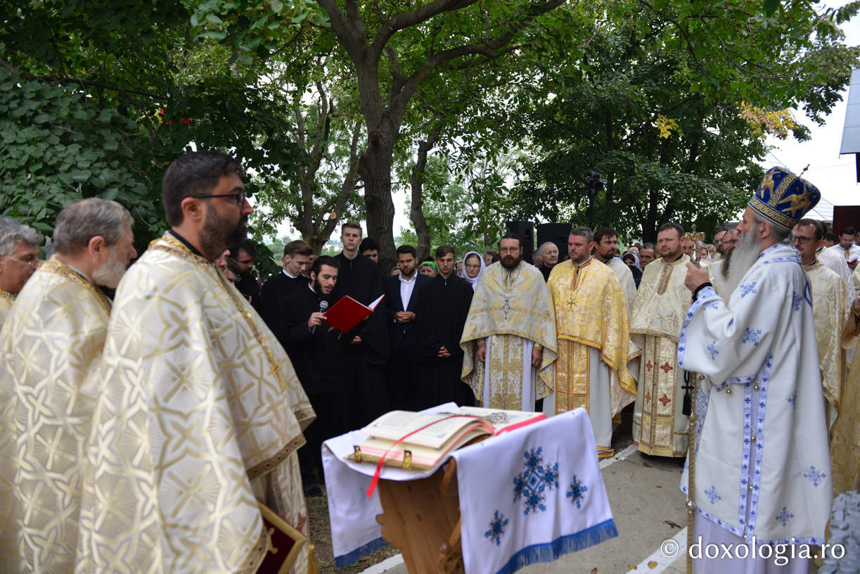 Biserica „Sfântul Ierarh Nicolae” din Munteni, jud. Iași, a fost sfințită