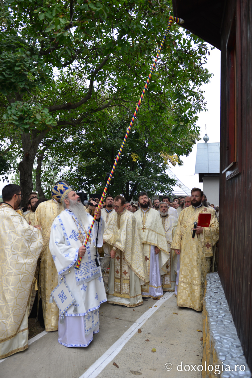 Biserica „Sfântul Ierarh Nicolae” din Munteni, jud. Iași, a fost sfințită