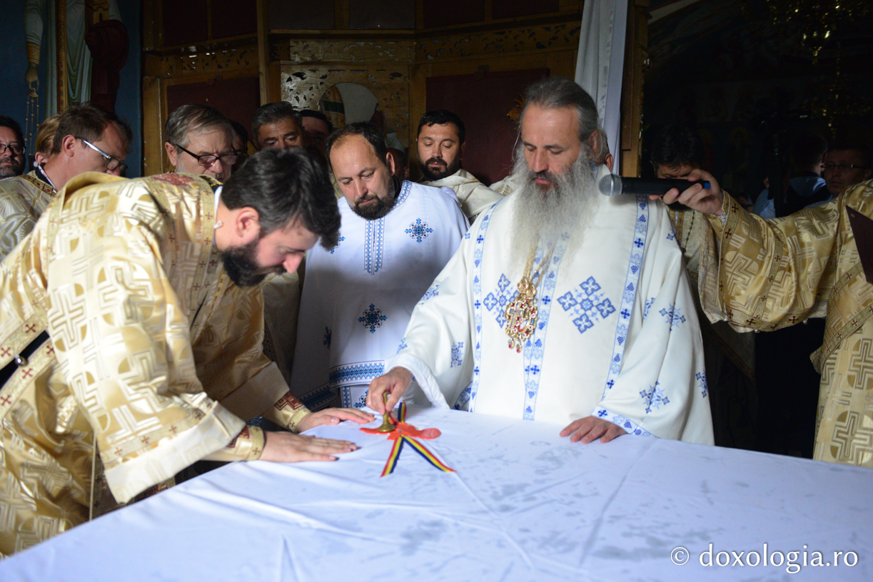 Biserica „Sfântul Ierarh Nicolae” din Munteni, jud. Iași, a fost sfințită