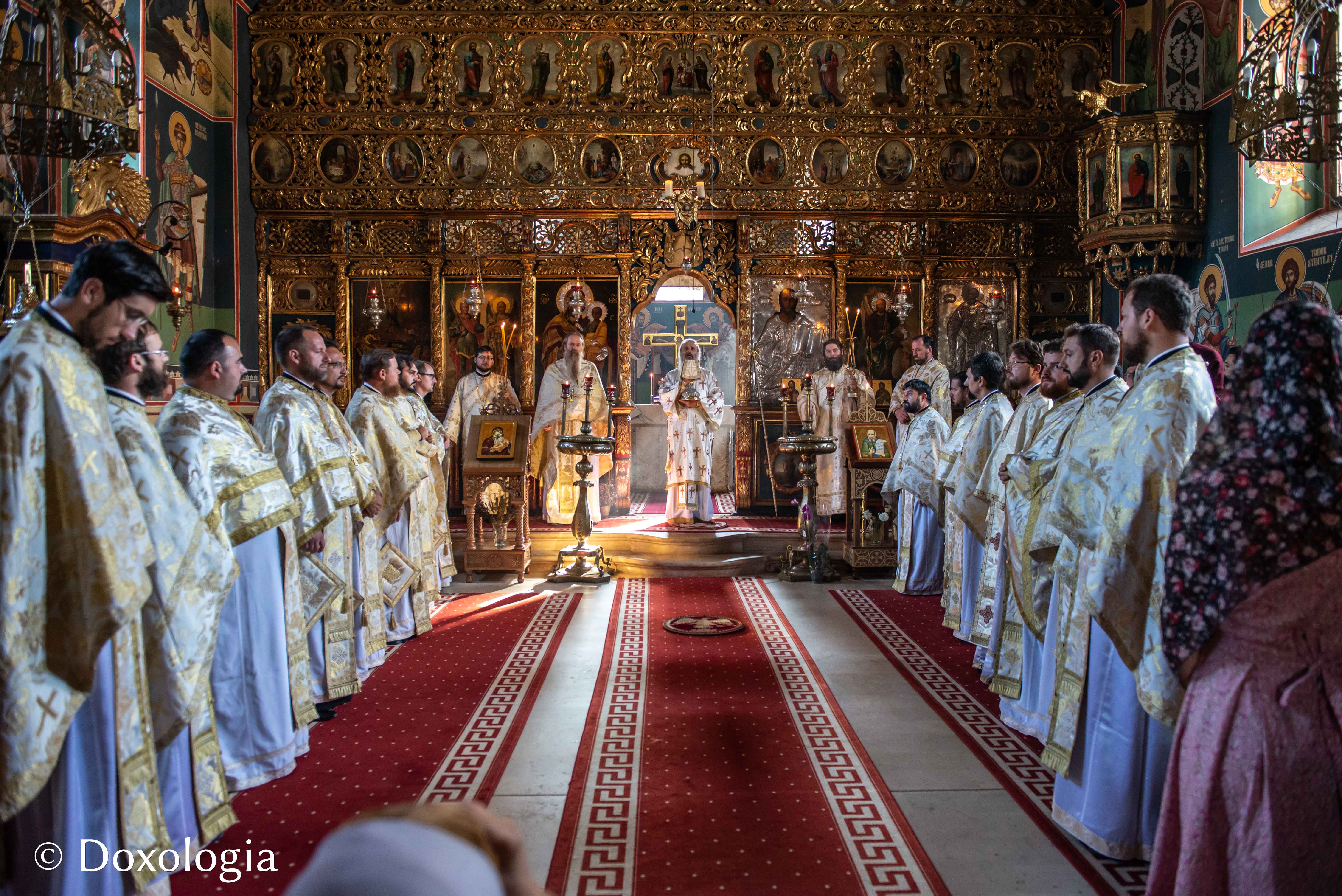 Foto: Constantin Comici Sfântă Liturghie Arhierească pentru voluntarii ITOM 2018
