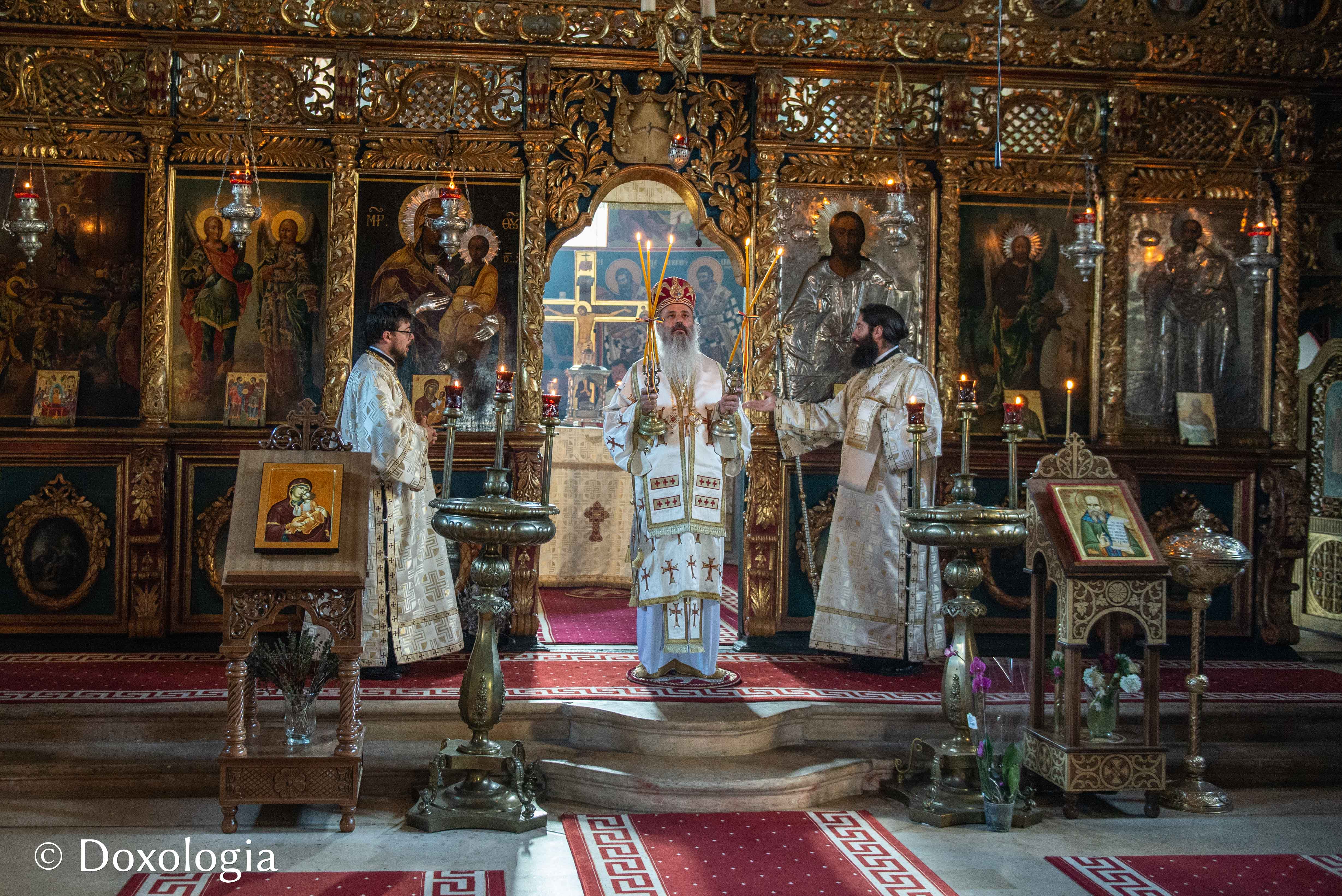 Foto: Constantin Comici Sfântă Liturghie Arhierească pentru voluntarii ITOM 2018