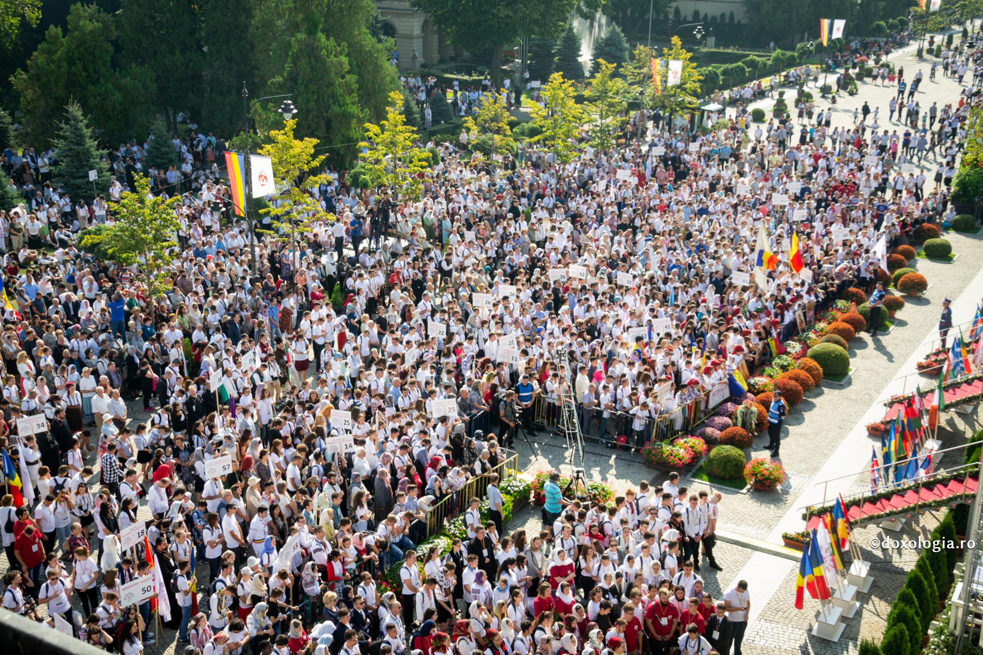 Să fim noi, oare, generația care să consimtă la legalizarea păcatelor strigătoare la Cer? Cuvânt către tinerii Sfintei noastre Biserici