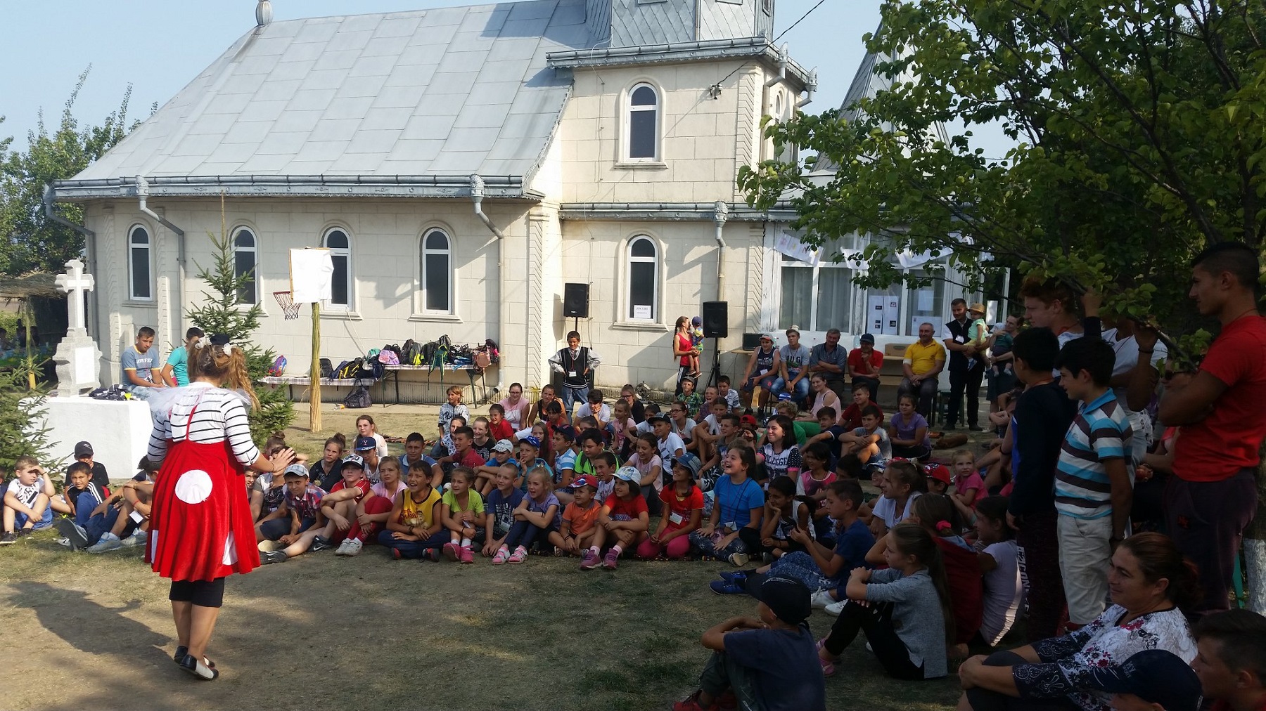 Tabără pentru 92 de copii organizată în satul Roșu, comuna Răducăneni