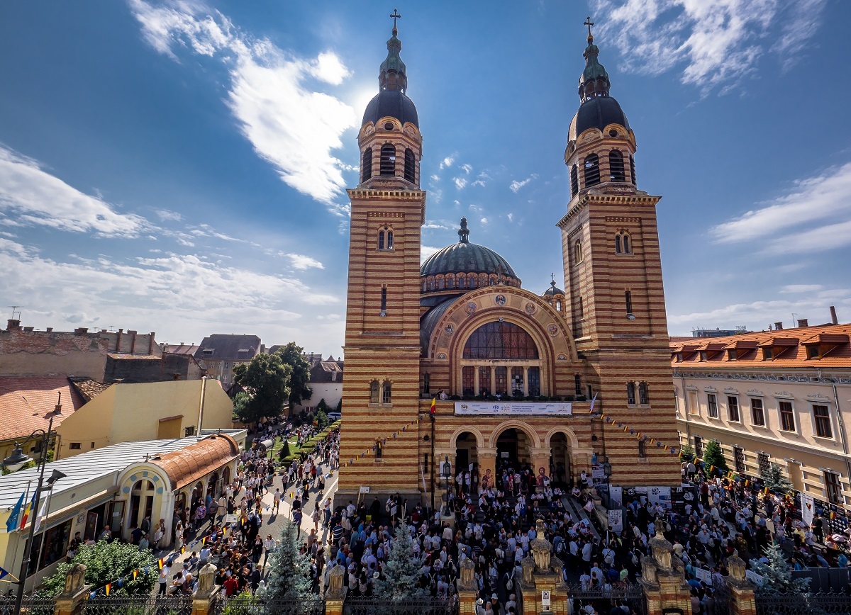 © Răzvan NEGRU/ tribuna.ro Președintele României a salutat tinerii prezenți la ITO Sibiu 2018