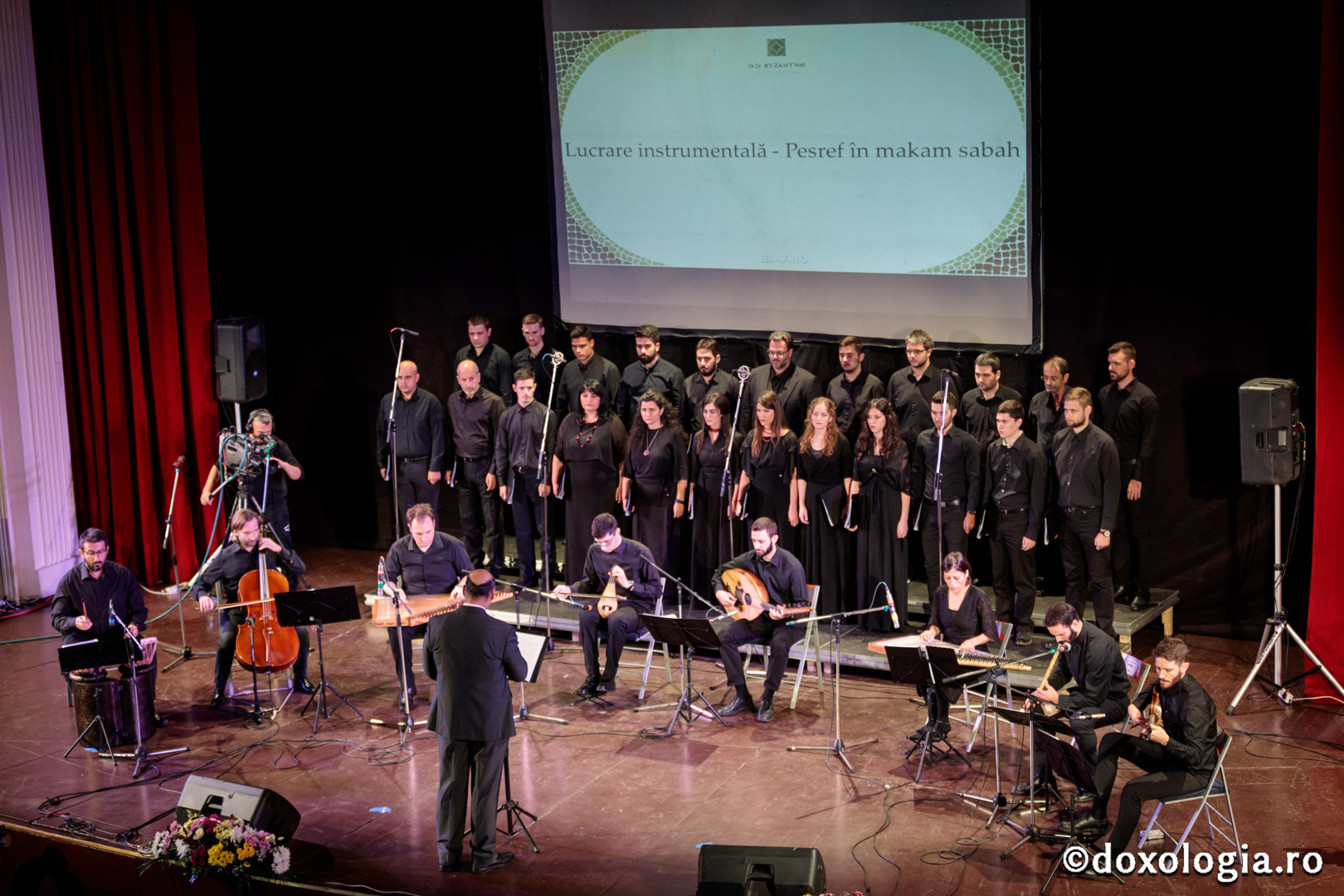 Public numeros, la Concertul de Muzică Bizantină Cultă Vocal-Instrumentală de la Iași