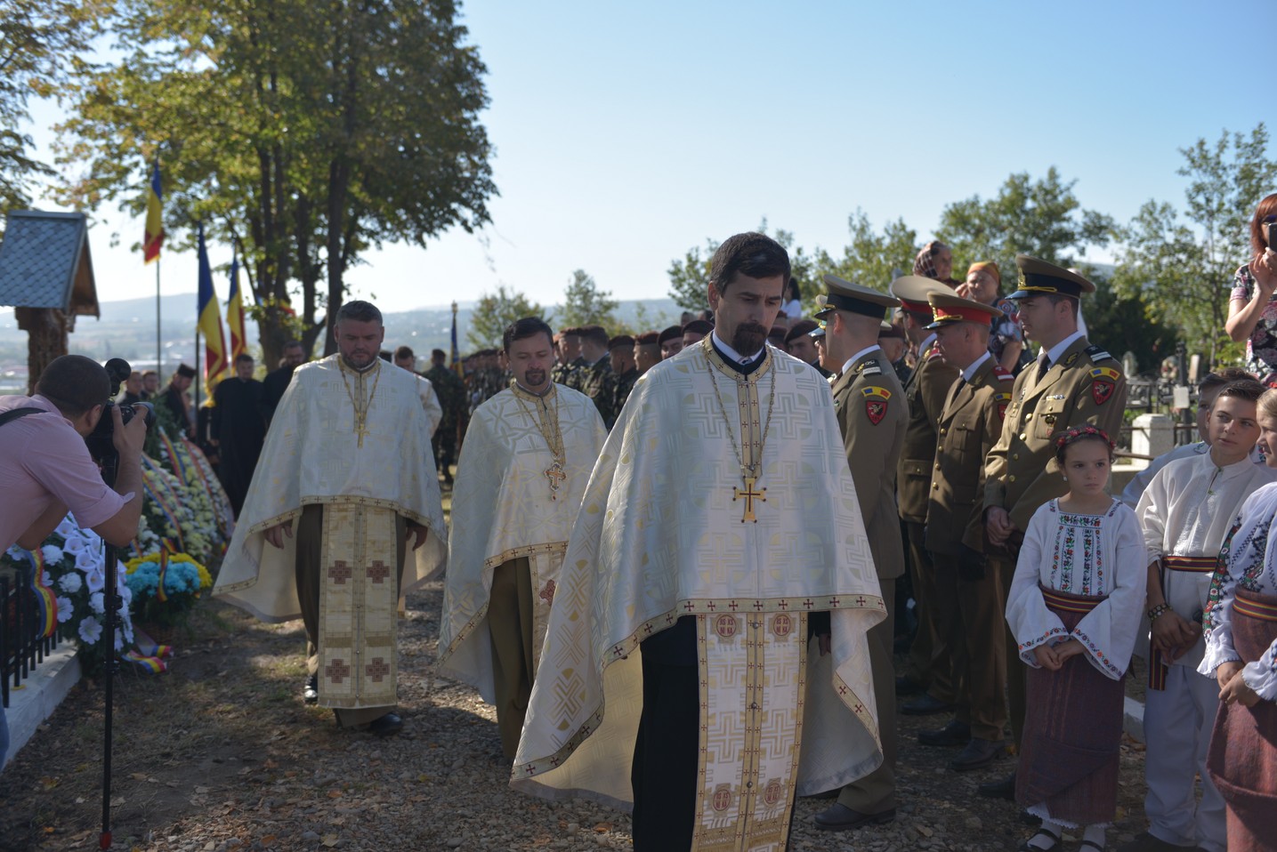 Ceremonie religioasă și militară la Cimitirul Militar Maxut: „Românul adevărat este chemat să-și apere valorile legate de neam și de familie”