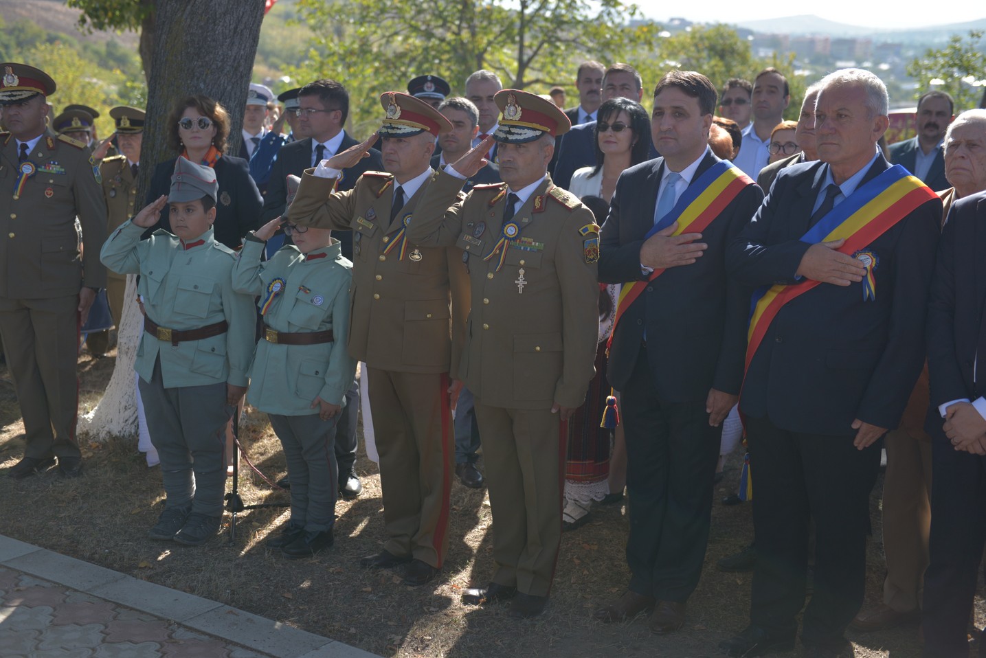 Ceremonie religioasă și militară la Cimitirul Militar Maxut: „Românul adevărat este chemat să-și apere valorile legate de neam și de familie”