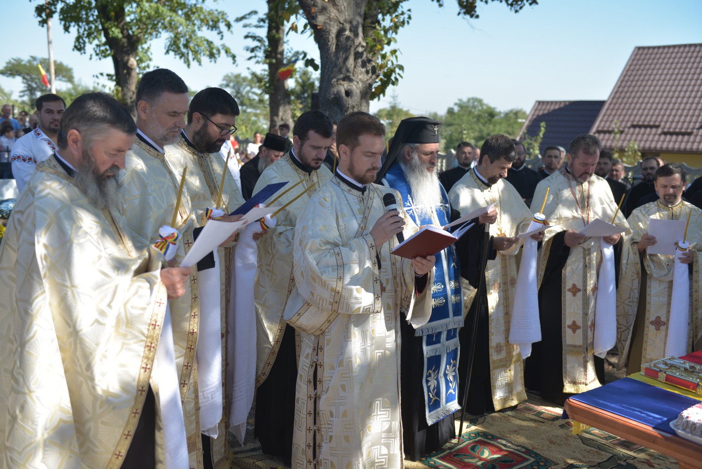 Ceremonie religioasă și militară la Cimitirul Militar Maxut: „Românul adevărat este chemat să-și apere valorile legate de neam și de familie”