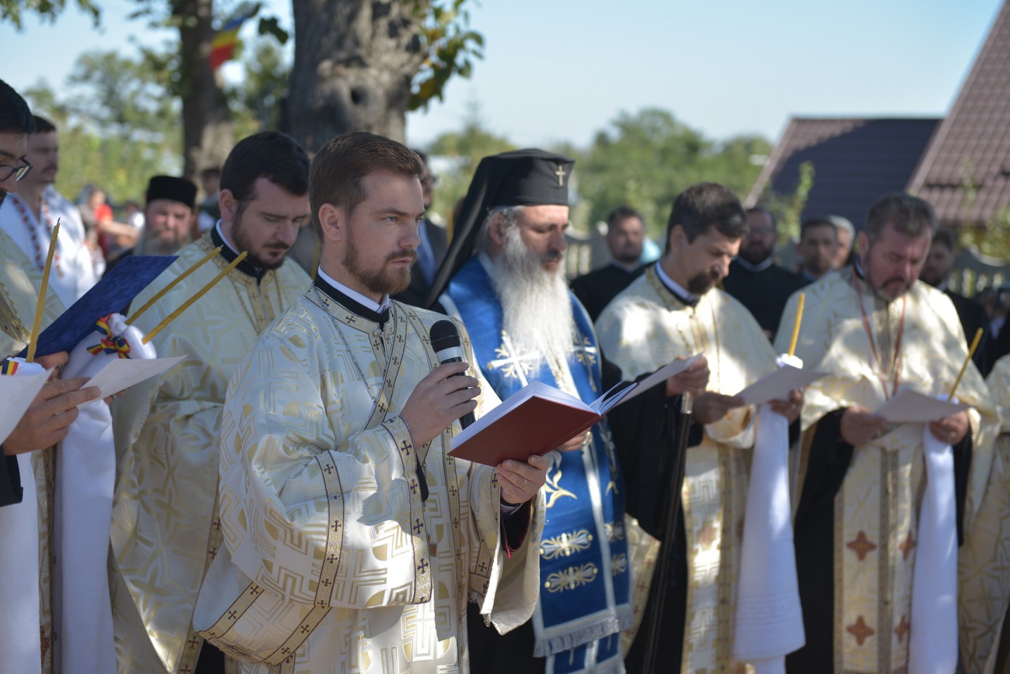 Ceremonie religioasă și militară la Cimitirul Militar Maxut: „Românul adevărat este chemat să-și apere valorile legate de neam și de familie”