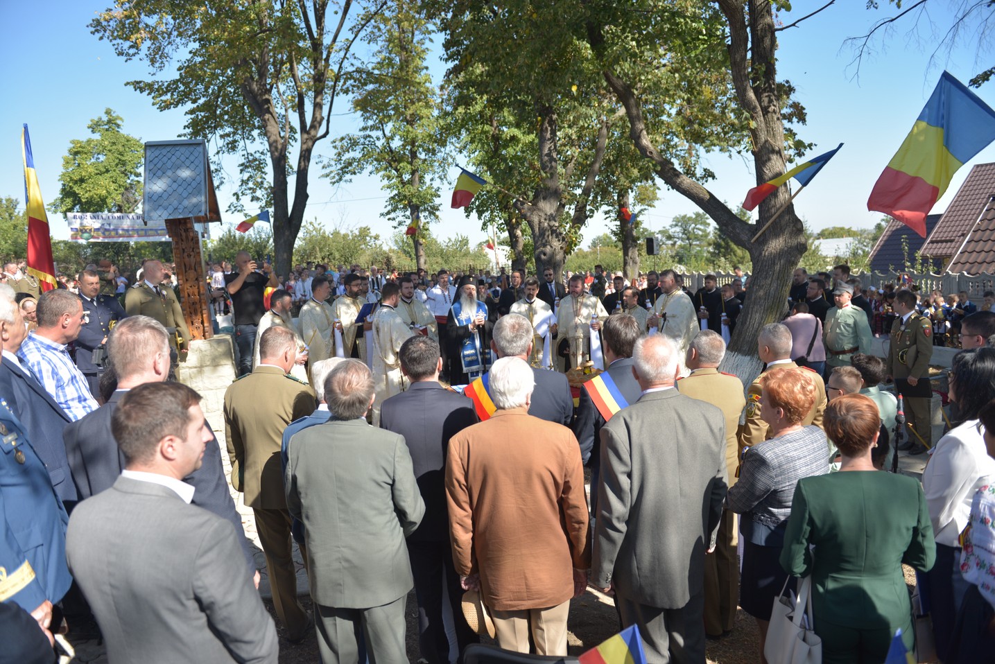 Ceremonie religioasă și militară la Cimitirul Militar Maxut: „Românul adevărat este chemat să-și apere valorile legate de neam și de familie”