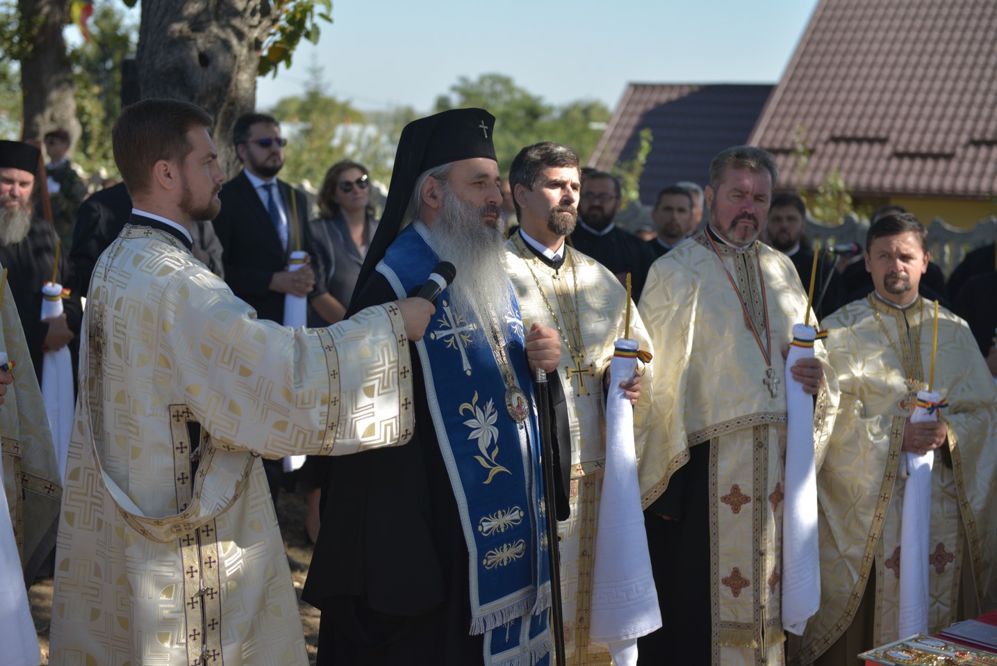 Ceremonie religioasă și militară la Cimitirul Militar Maxut: „Românul adevărat este chemat să-și apere valorile legate de neam și de familie”