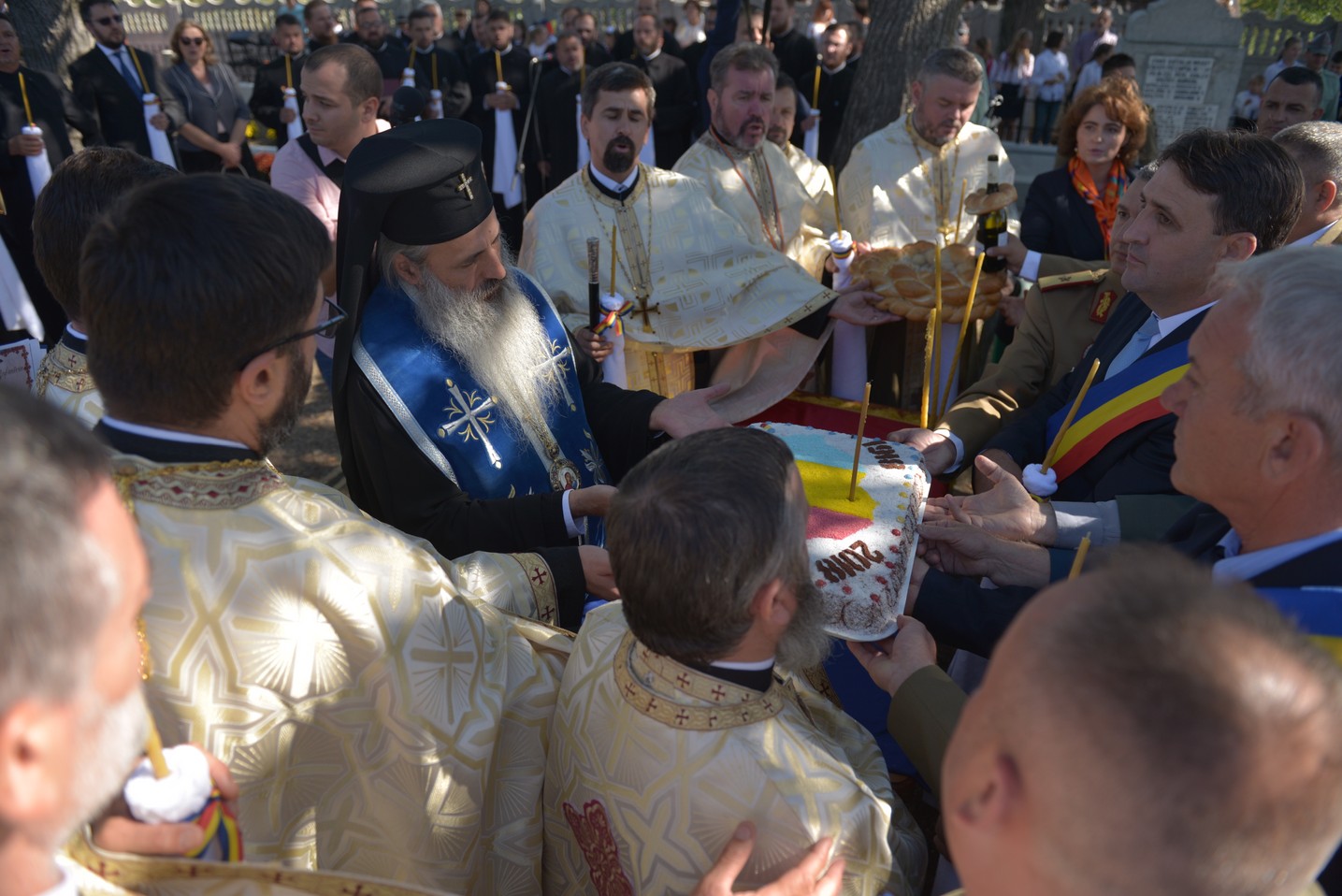 Ceremonie religioasă și militară la Cimitirul Militar Maxut: „Românul adevărat este chemat să-și apere valorile legate de neam și de familie”