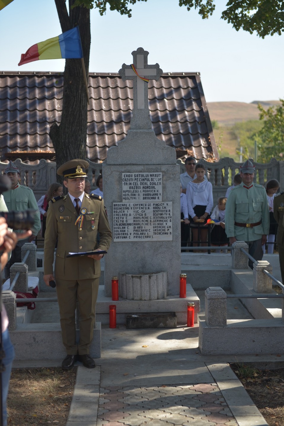 Ceremonie religioasă și militară la Cimitirul Militar Maxut: „Românul adevărat este chemat să-și apere valorile legate de neam și de familie”