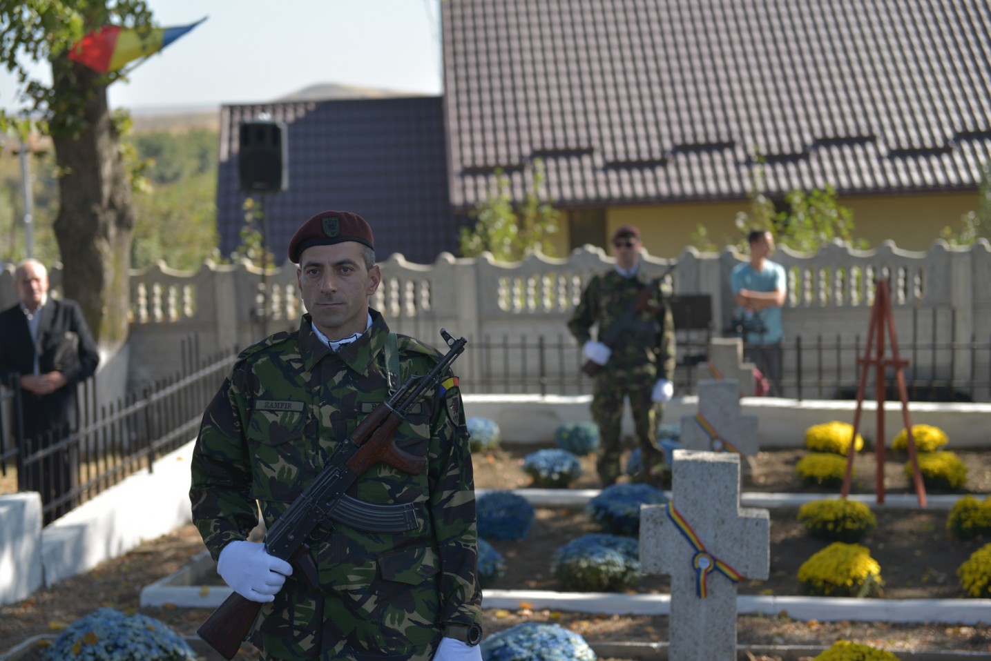 Ceremonie religioasă și militară la Cimitirul Militar Maxut: „Românul adevărat este chemat să-și apere valorile legate de neam și de familie”