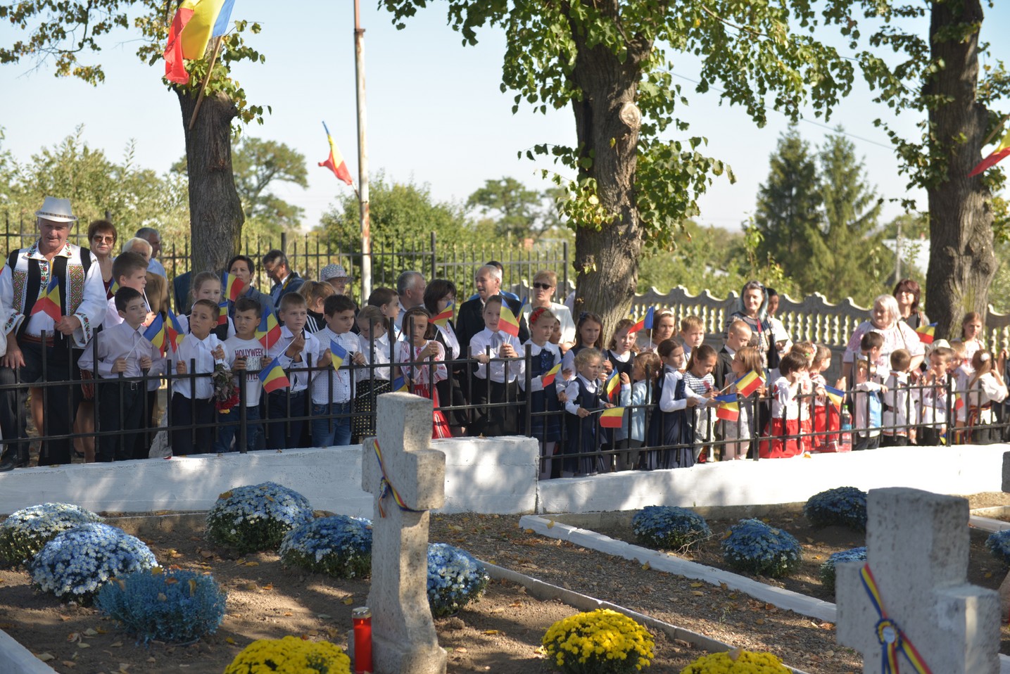Ceremonie religioasă și militară la Cimitirul Militar Maxut: „Românul adevărat este chemat să-și apere valorile legate de neam și de familie”
