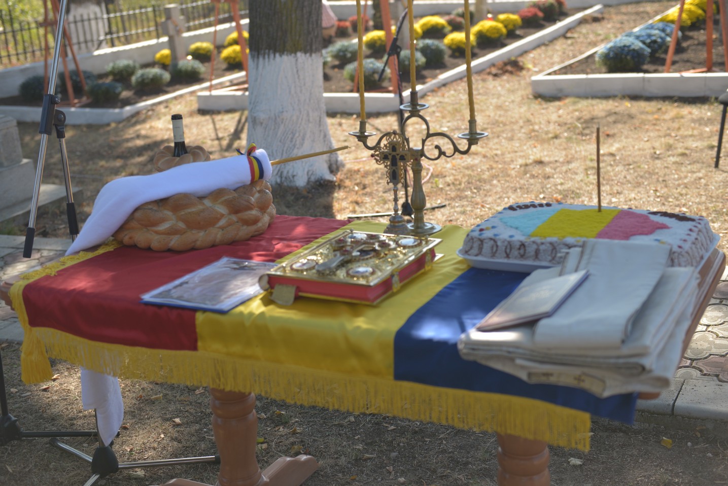 Ceremonie religioasă și militară la Cimitirul Militar Maxut: „Românul adevărat este chemat să-și apere valorile legate de neam și de familie”