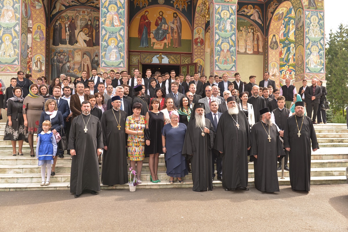 Seminarul Teologic de la Mănăstirea Neamţ a început anul şcolar cu un nou director