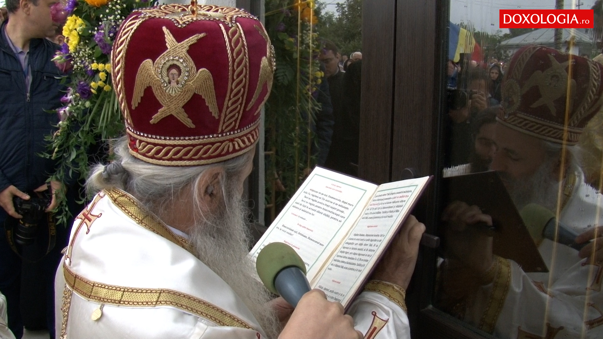 (Video) Sfințire de biserică în parohia Bătrânești