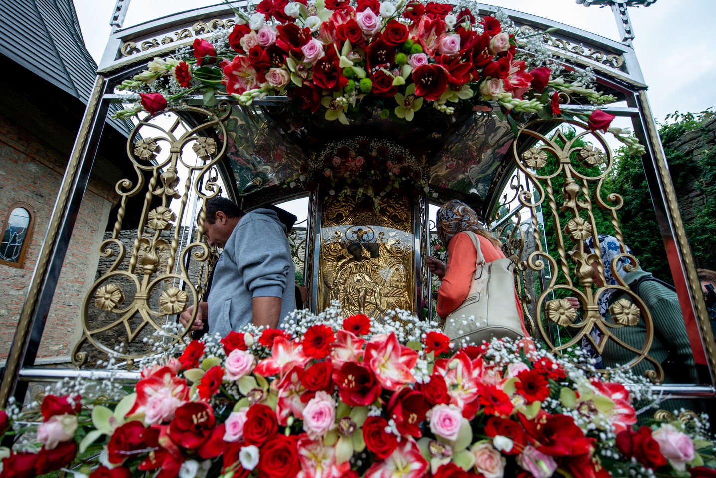 Foto: Constantin Comici Mitropolitul Moldovei, la Mănăstirea Hadâmbu: „Nașterea și creșterea de prunci este cariera cea mai aleasă, cea mai înaltă”