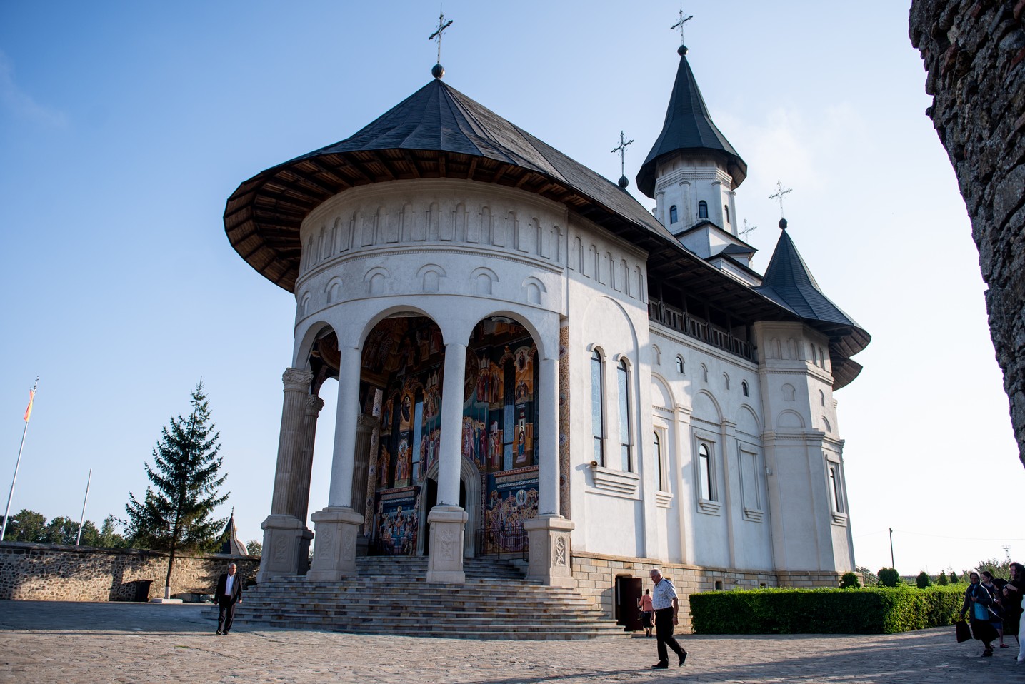 Mănăstirea Hadâmbu/ Foto: Constantin Comici Mitropolitul Moldovei, la Mănăstirea Hadâmbu: „Nașterea și creșterea de prunci este cariera cea mai aleasă, cea mai înaltă”