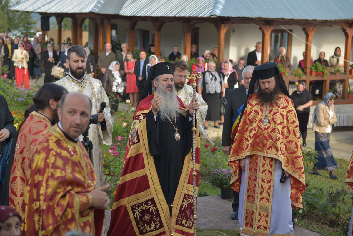 Mitropolitul Teofan, la Mănăstirea Lebăda-Botoșani: „Vom fi chemați peste câteva săptămâni să ne arătăm printr-un gest exterior mărturisirea dreptei credințe”