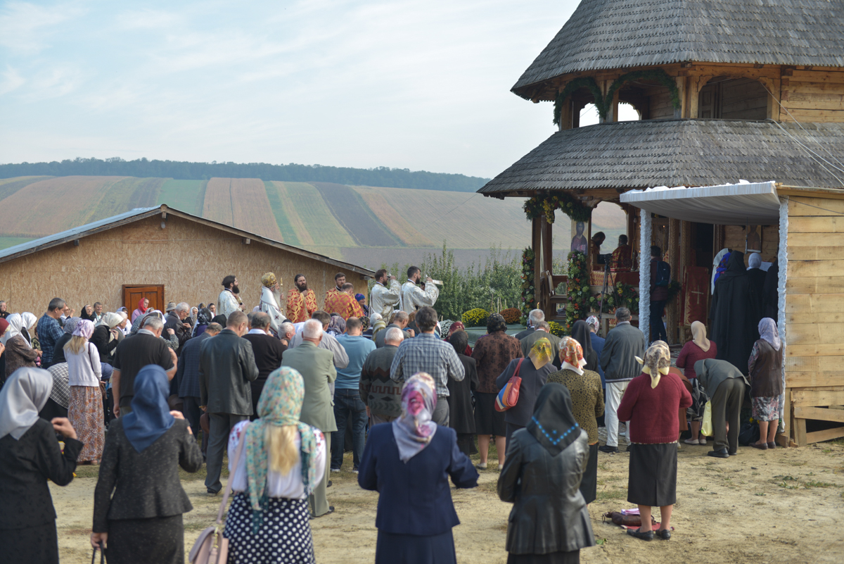 Mitropolitul Teofan, la Mănăstirea Lebăda-Botoșani: „Vom fi chemați peste câteva săptămâni să ne arătăm printr-un gest exterior mărturisirea dreptei credințe”