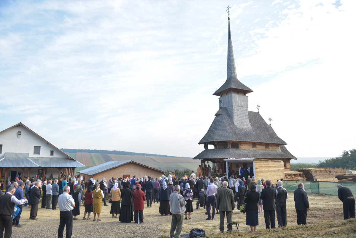 Mitropolitul Teofan, la Mănăstirea Lebăda-Botoșani: „Vom fi chemați peste câteva săptămâni să ne arătăm printr-un gest exterior mărturisirea dreptei credințe”