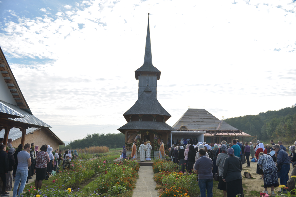 Mitropolitul Teofan, la Mănăstirea Lebăda-Botoșani: „Vom fi chemați peste câteva săptămâni să ne arătăm printr-un gest exterior mărturisirea dreptei credințe”