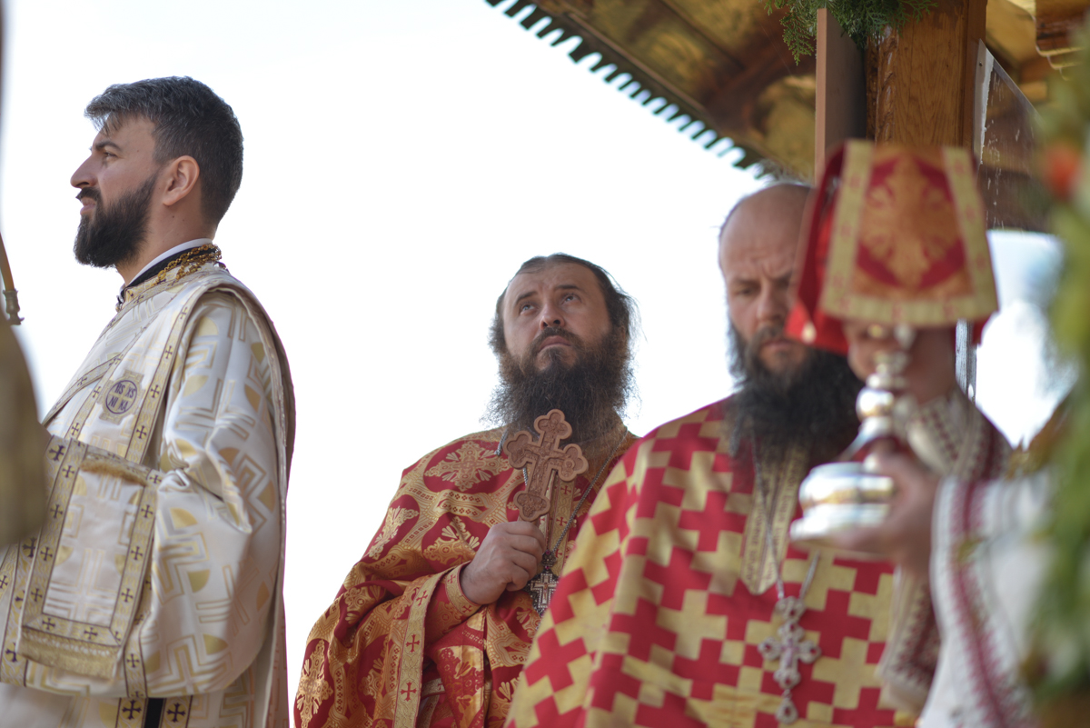 Mitropolitul Teofan, la Mănăstirea Lebăda-Botoșani: „Vom fi chemați peste câteva săptămâni să ne arătăm printr-un gest exterior mărturisirea dreptei credințe”