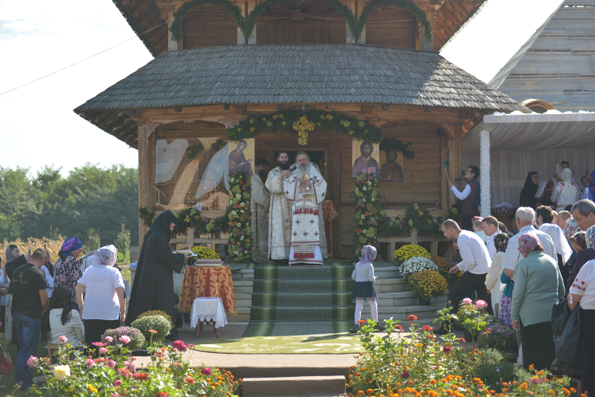 Mitropolitul Teofan, la Mănăstirea Lebăda-Botoșani: „Vom fi chemați peste câteva săptămâni să ne arătăm printr-un gest exterior mărturisirea dreptei credințe”