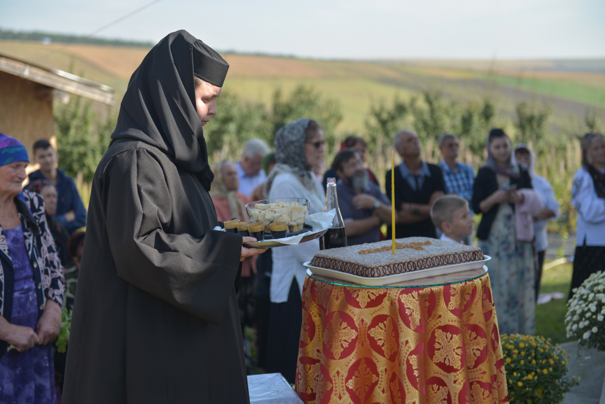 Mitropolitul Teofan, la Mănăstirea Lebăda-Botoșani: „Vom fi chemați peste câteva săptămâni să ne arătăm printr-un gest exterior mărturisirea dreptei credințe”