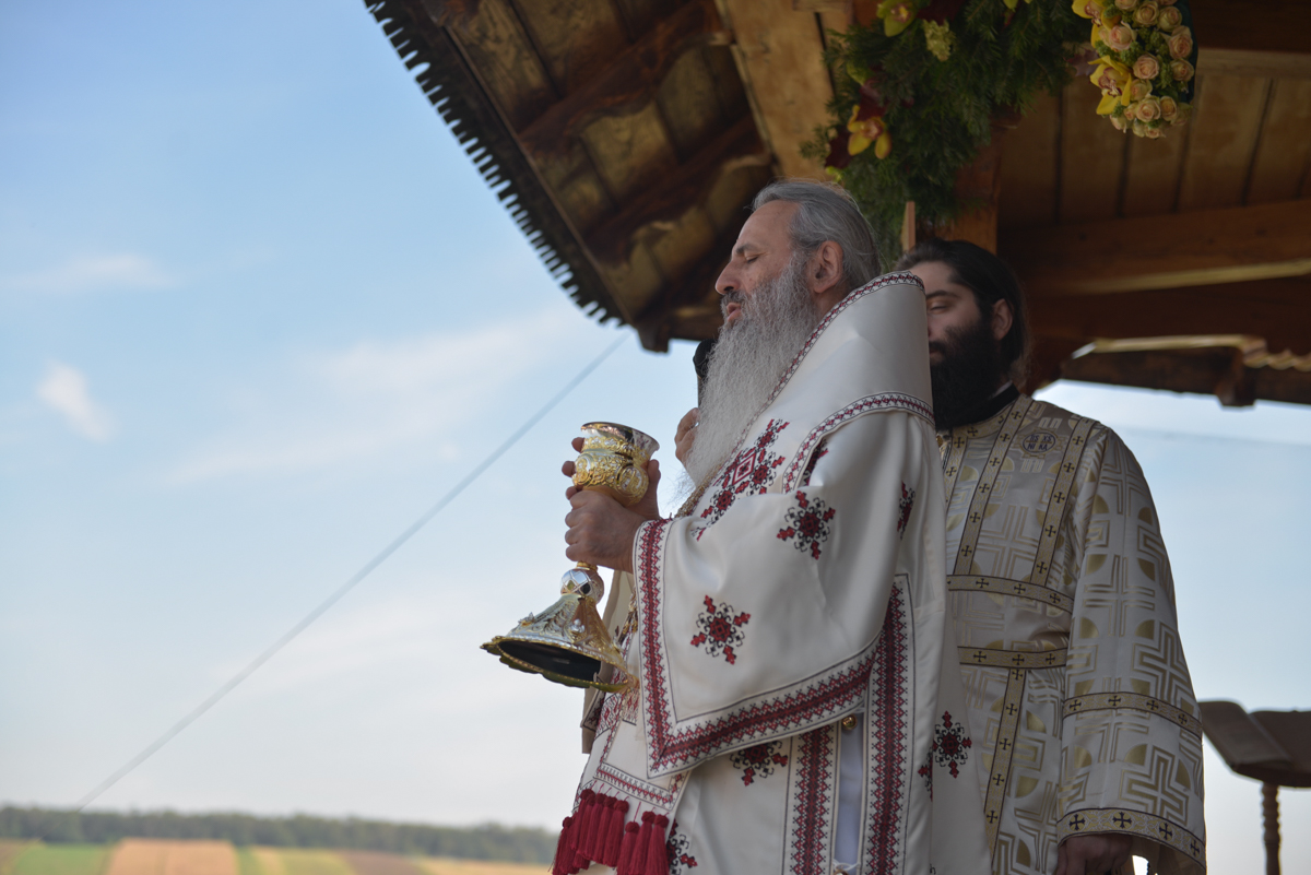 Mitropolitul Teofan, la Mănăstirea Lebăda-Botoșani: „Vom fi chemați peste câteva săptămâni să ne arătăm printr-un gest exterior mărturisirea dreptei credințe”