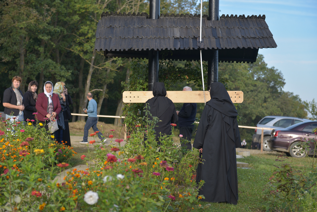 Mitropolitul Teofan, la Mănăstirea Lebăda-Botoșani: „Vom fi chemați peste câteva săptămâni să ne arătăm printr-un gest exterior mărturisirea dreptei credințe”