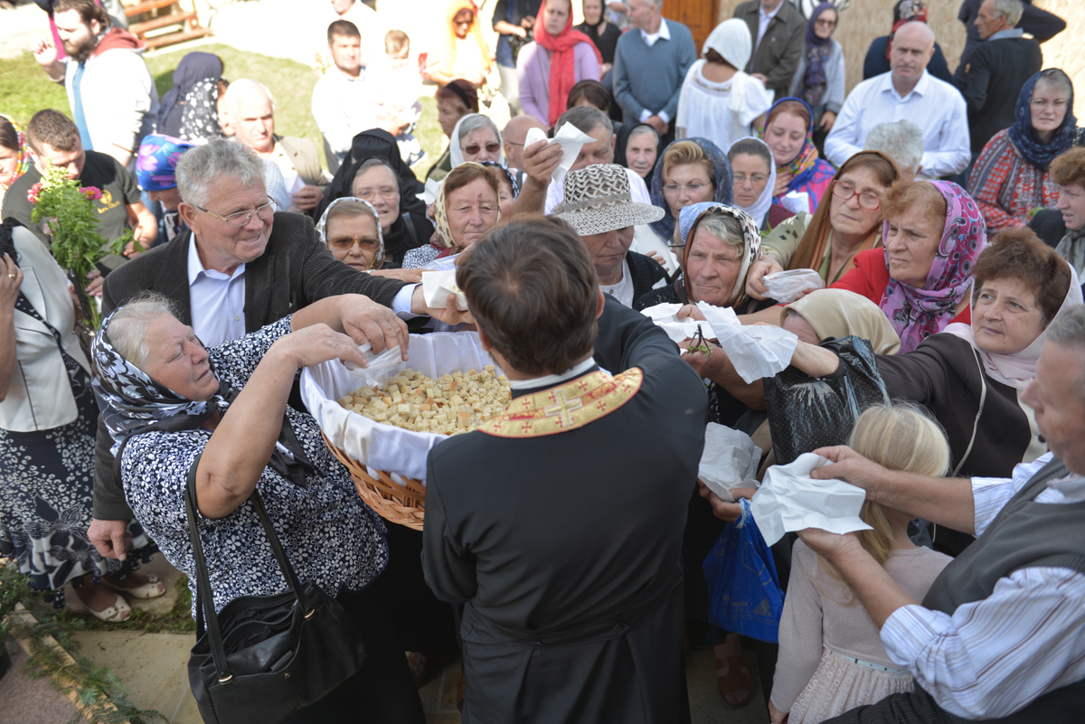 Mitropolitul Teofan, la Mănăstirea Lebăda-Botoșani: „Vom fi chemați peste câteva săptămâni să ne arătăm printr-un gest exterior mărturisirea dreptei credințe”