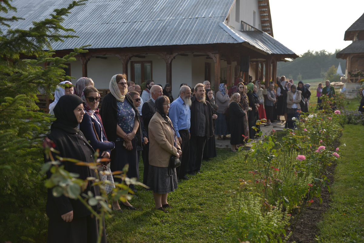Mitropolitul Teofan, la Mănăstirea Lebăda-Botoșani: „Vom fi chemați peste câteva săptămâni să ne arătăm printr-un gest exterior mărturisirea dreptei credințe”