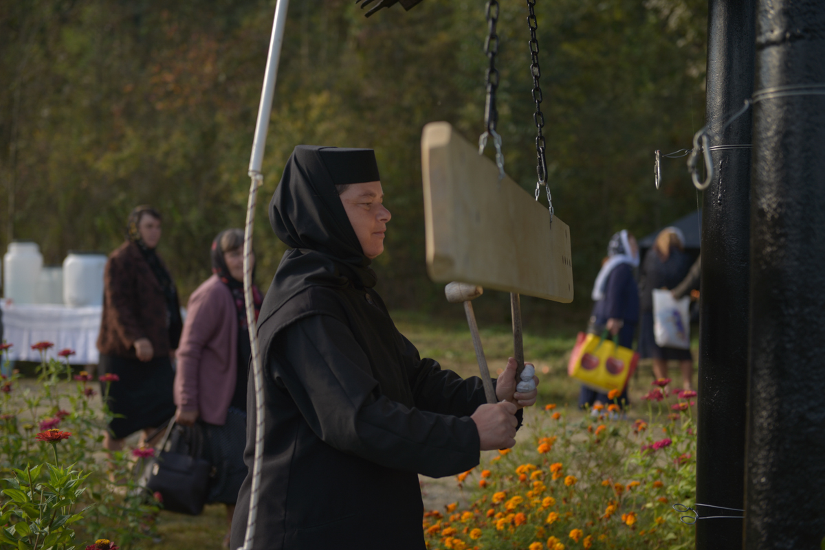 Mitropolitul Teofan, la Mănăstirea Lebăda-Botoșani: „Vom fi chemați peste câteva săptămâni să ne arătăm printr-un gest exterior mărturisirea dreptei credințe”