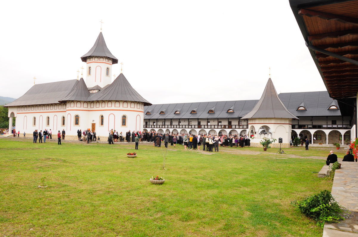 Schitul „Nașterea Maicii Domnului” - Marginea și-a sărbătorit hramul