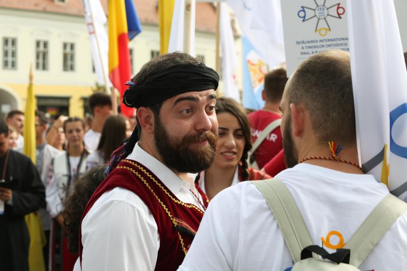 Peste 3000 de tineri din întreaga lume au trăit bucuria întâlnirii în Piața Mare din Sibiu